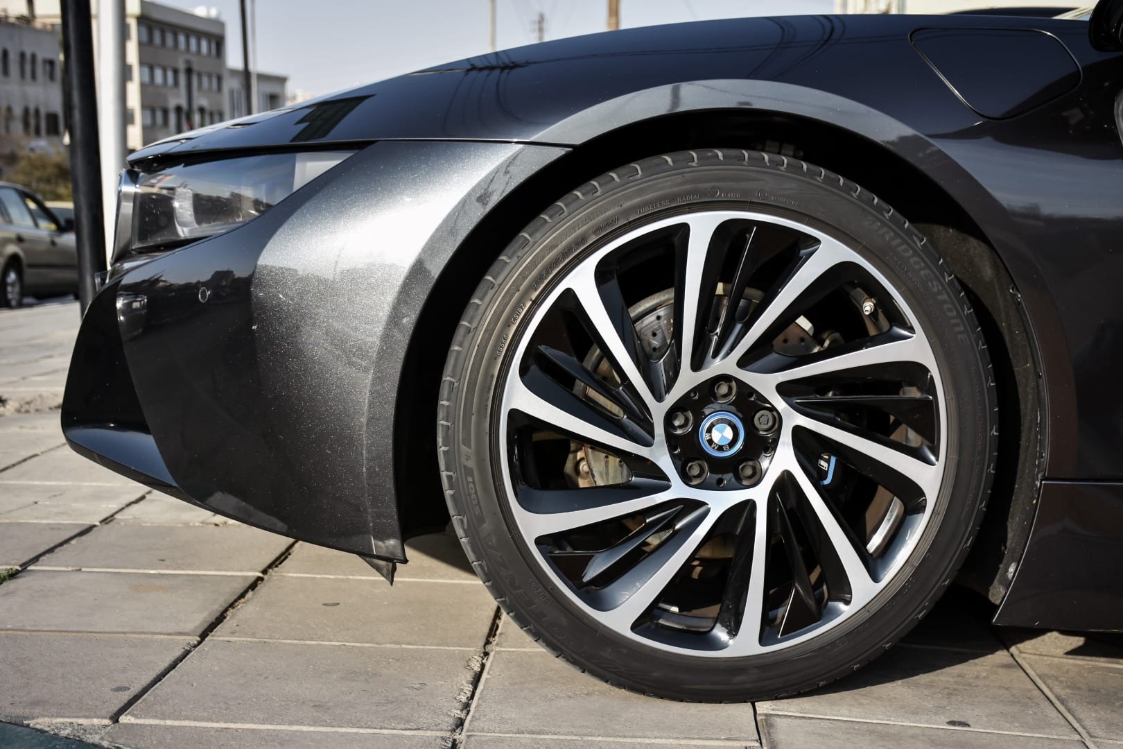 بي ام دبليو اي 8 2014 BMW i8 eDrive
لا تنسَ أنك شاهدت هذا الإعلان في عنكبوت
بي ام دبليو اي 8...