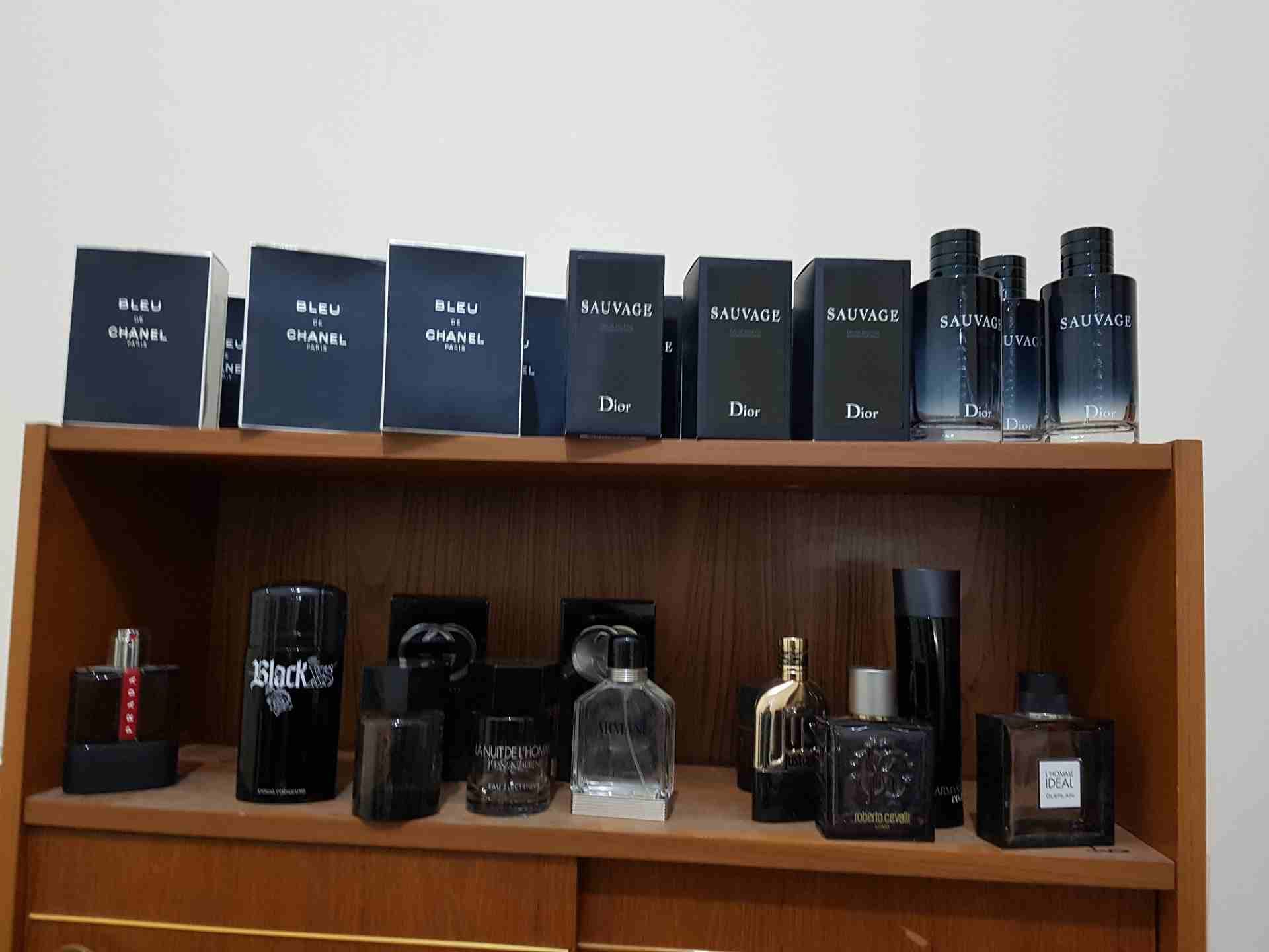 زجاجات عطر أصلية فارغة للبيع
لا تنسَ أنك شاهدت هذا الإعلان في عنكبوت
مجموعة من 28 زجاجة عطر أصلية...