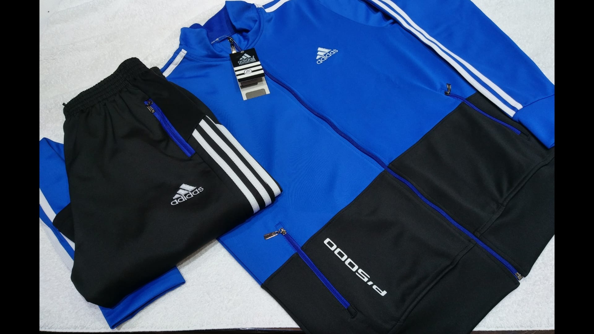 بدلات رياضية adidas
لا تنسَ أنك شاهدت هذا الإعلان في عنكبوت
بجامات الاديداس كوبي ون نخب فوق...