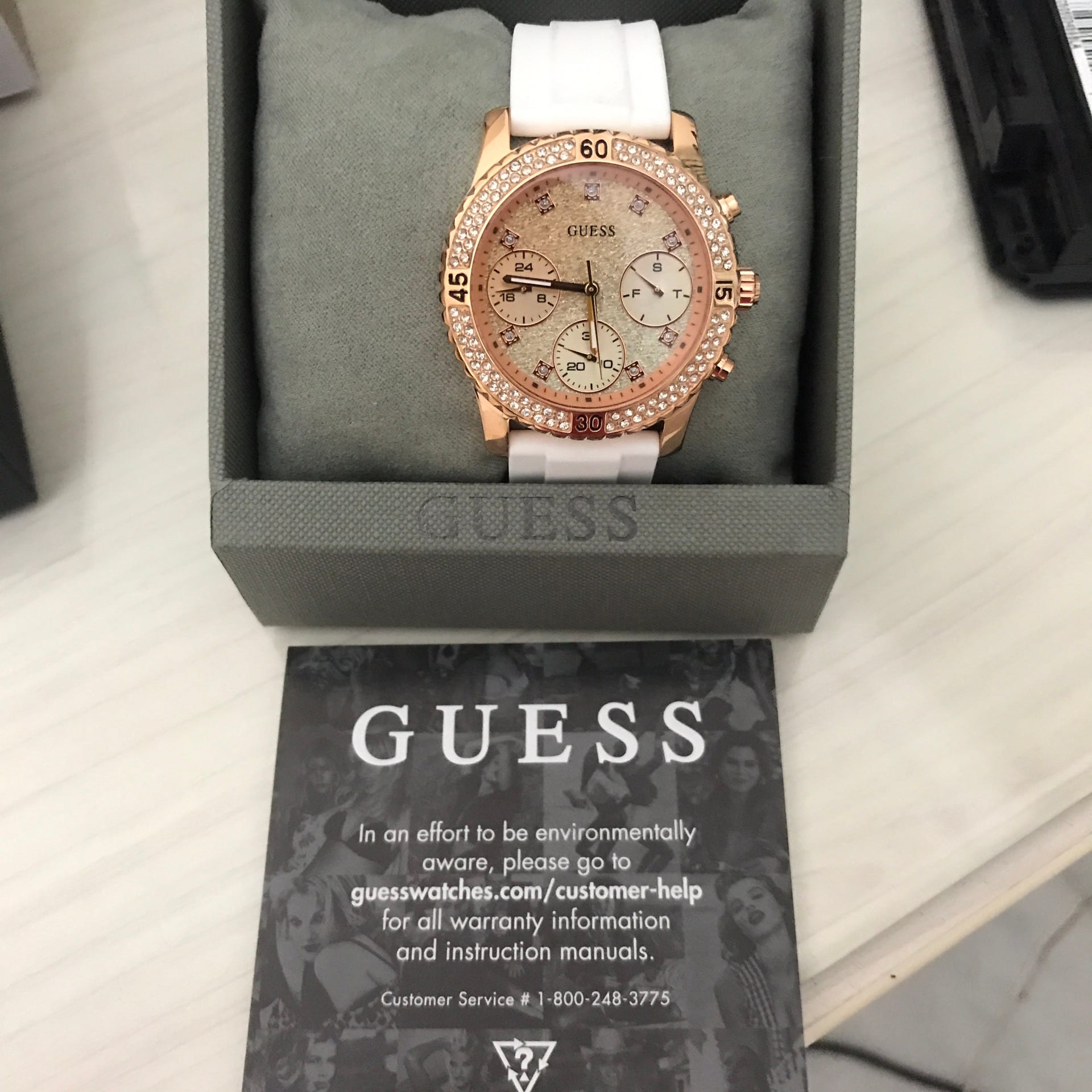 ساعة ستاتي أصلية Guess authentic watch
لا تنسَ أنك شاهدت هذا الإعلان في عنكبوت
ساعة Guess لو...