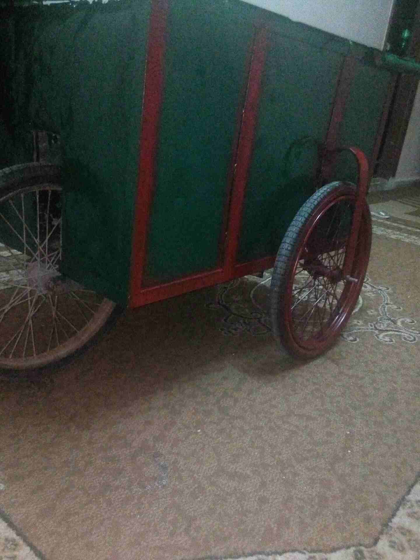 عرباية
لا تنسَ أنك شاهدت هذا الإعلان في عنكبوت
لون اخضرواحمر 3عجال...