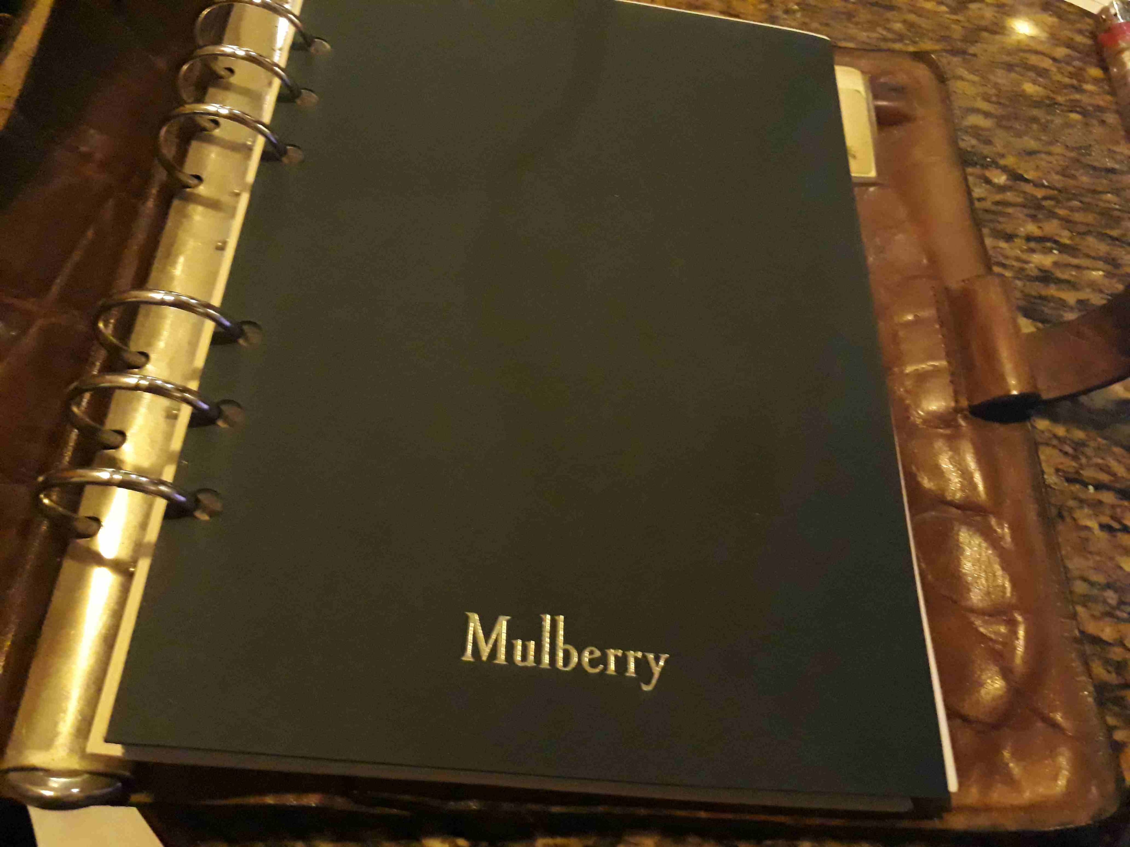 حافظة للاجندة السنوية جلد اصلي نوع Mulberry موديل 1984 صناعة انجلترا
لا تنسَ أنك شاهدت هذا الإعلان في عنكبوت...