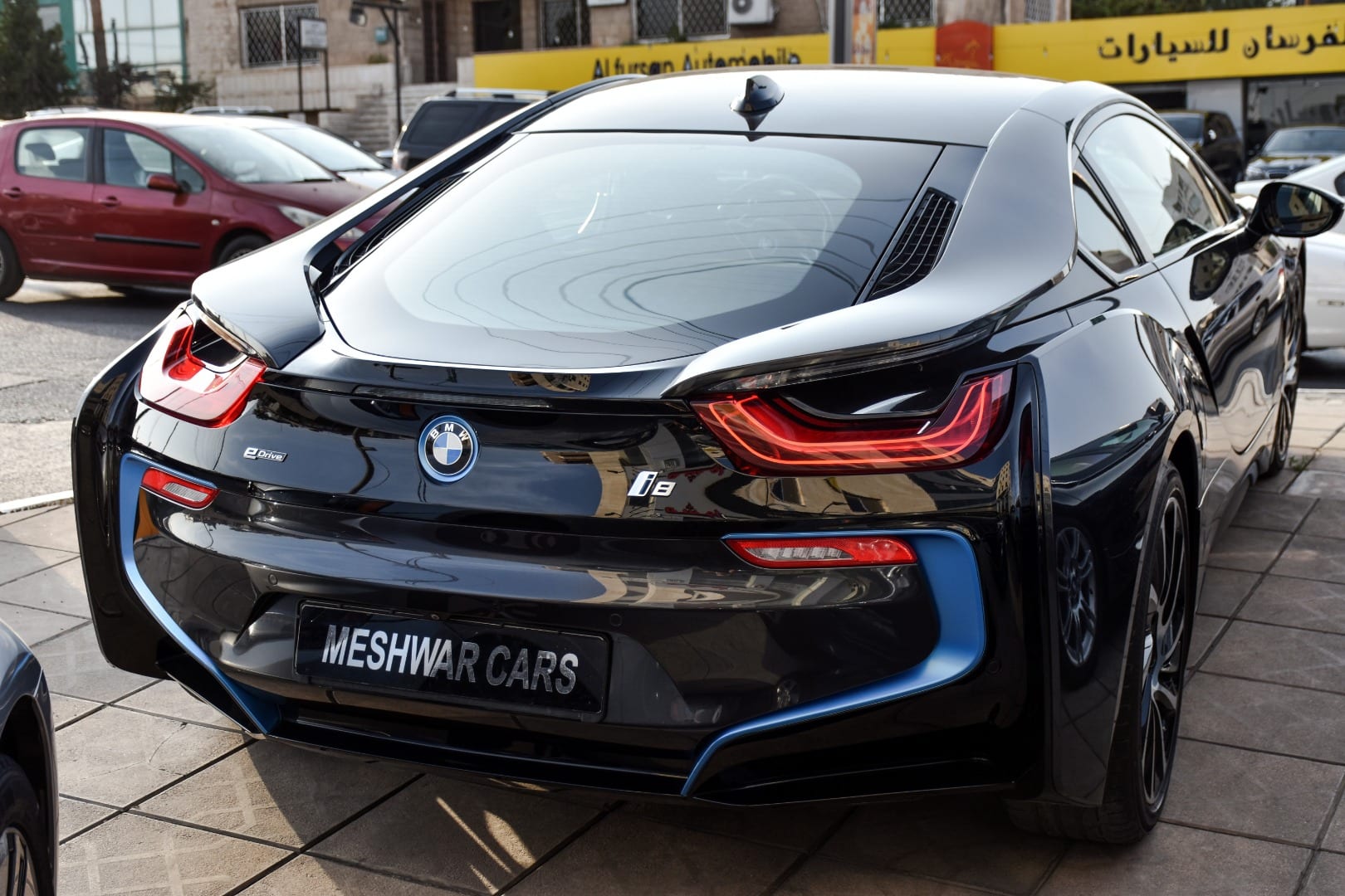 بي ام دبليو اي 8 2014 BMW i8 eDrive
لا تنسَ أنك شاهدت هذا الإعلان في عنكبوت
بي ام دبليو اي 8...
