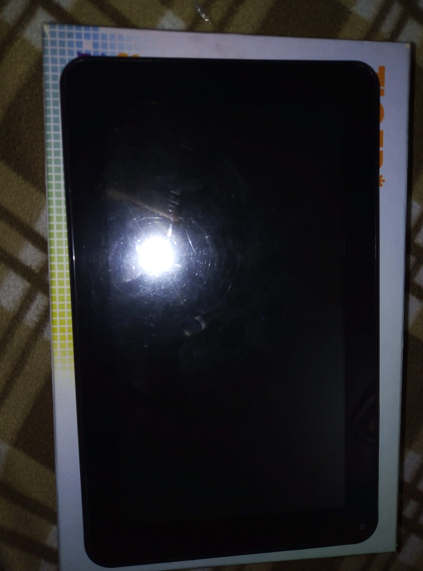 tablat TiGER
لا تنسَ أنك شاهدت هذا الإعلان في عنكبوت
تابلت
تسعه انش ram 1GB storage8GB
مع ك...