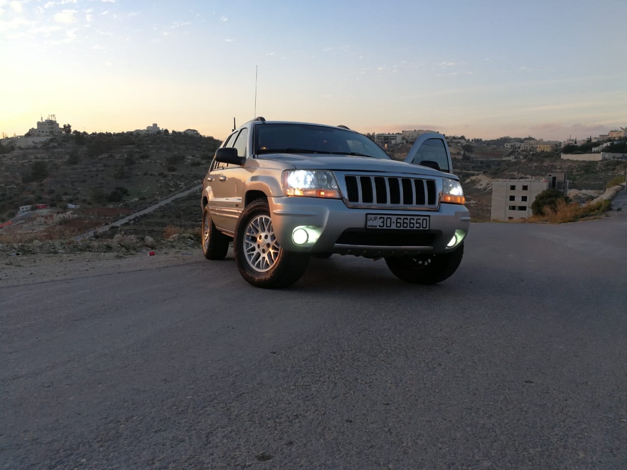 JEEP GRAND CHEROKEE 2004
لا تنسَ أنك شاهدت هذا الإعلان في عنكبوت
Jeep grand cherokee 2004
ove...