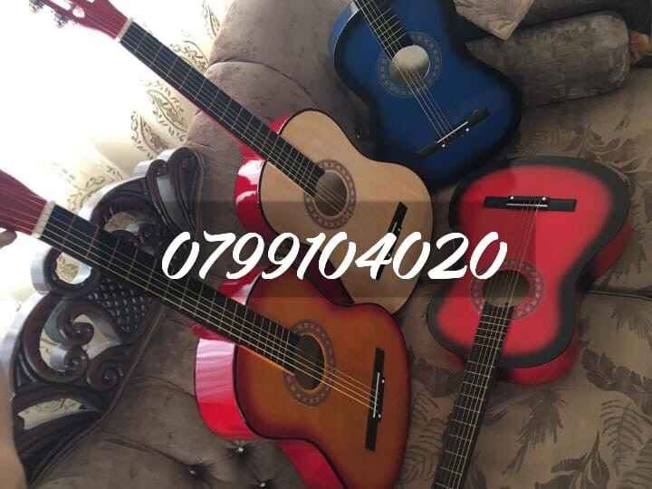 جيتار جديد بالكرتونه كبير نوعيه فخمه مع ريشه ووتر هديه السعر 27 دينار
لا تنسَ أنك شاهدت هذا الإعلان في عنكبوت...