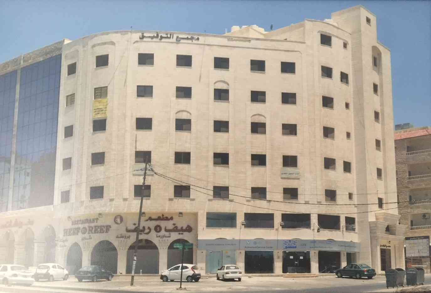 مكاتب للايجار بشارع الجامعة بعد نفق الصحافة باتجاة الجامعة الاردنية
لا تنسَ أنك شاهدت هذا الإعلان في عنكبوت...