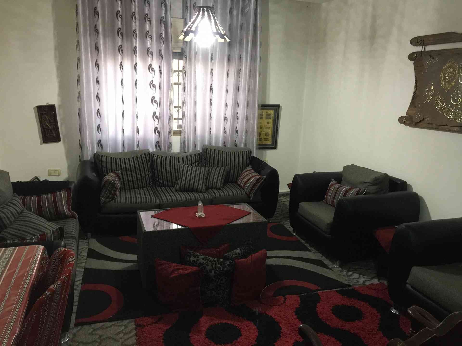 عفش بيت كامل للبيع وحسب الصور المرفقة
لا تنسَ أنك شاهدت هذا الإعلان في عنكبوت
غرفة ضيوف وصالو...