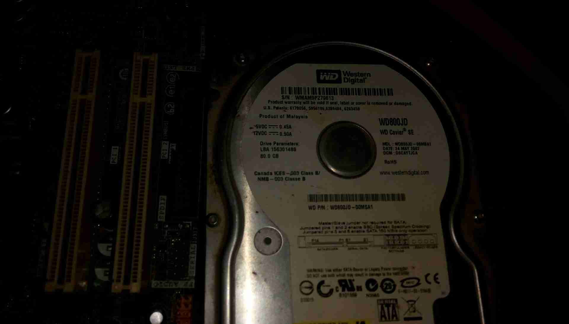 مذربورد انتل ddr 3 قوي كثييير معااه كرت شاشة داخلي hd ومعاه قطع قوية اقرء تحت
لا تنسَ أنك شاهدت هذا الإعلان في عنكبوت...