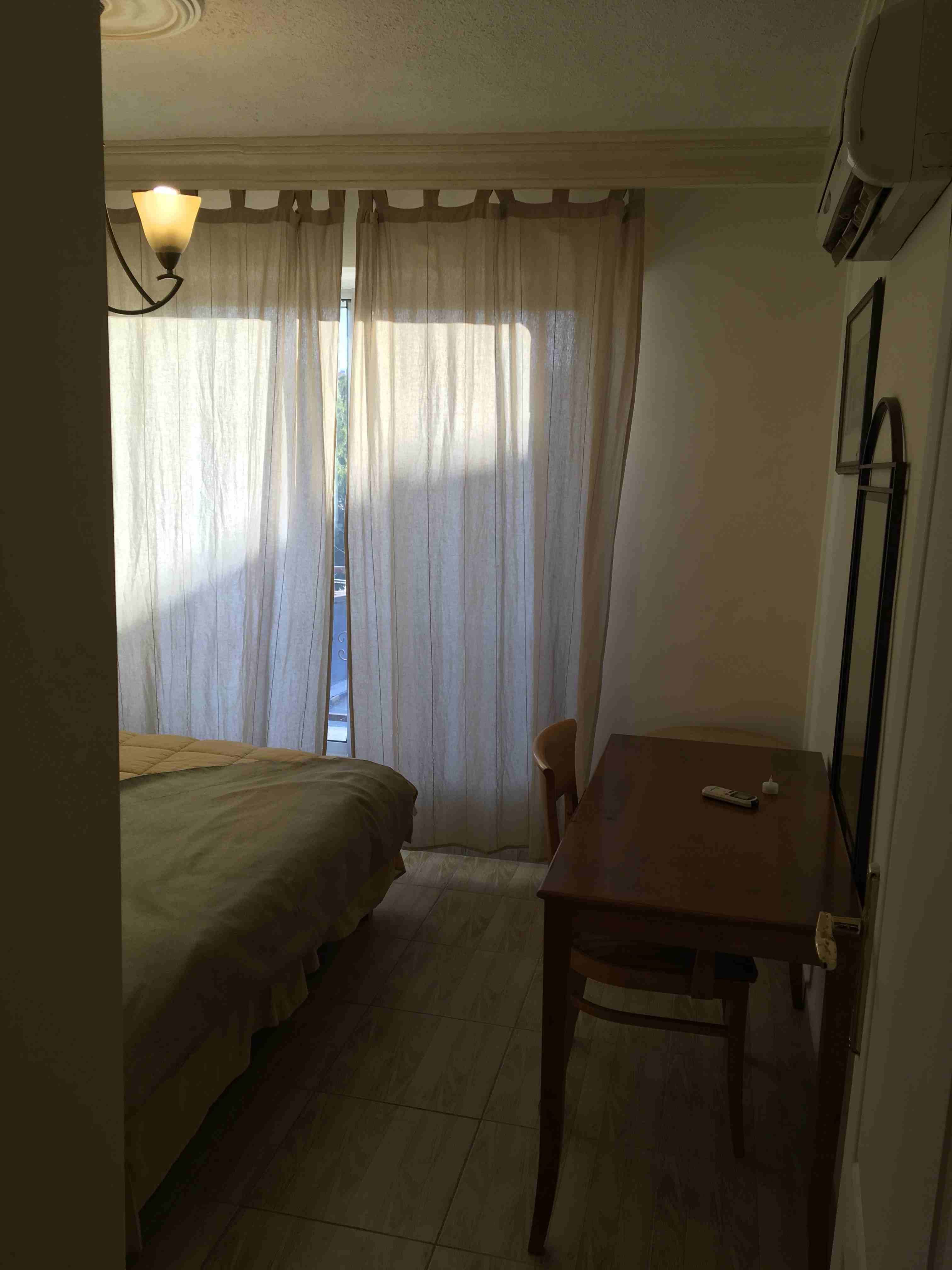 ستوديو مفروش فاخر خلف الهوليدي ان Furnished studio (next to holiday-inn hotel) للبيع او الإيجار
لا تنسَ أنك شاهدت هذا الإعلان في عنكبوت...