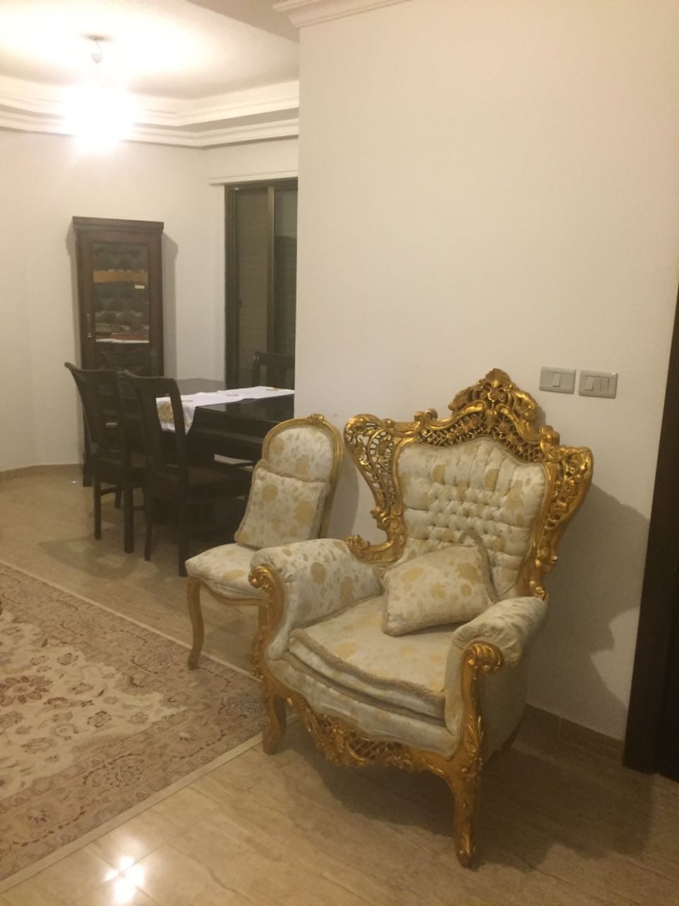 أثاث بيت راقي للبيع
لا تنسَ أنك شاهدت هذا الإعلان في عنكبوت
أثاث بيت راقي للبيع بداعي السفر ،...