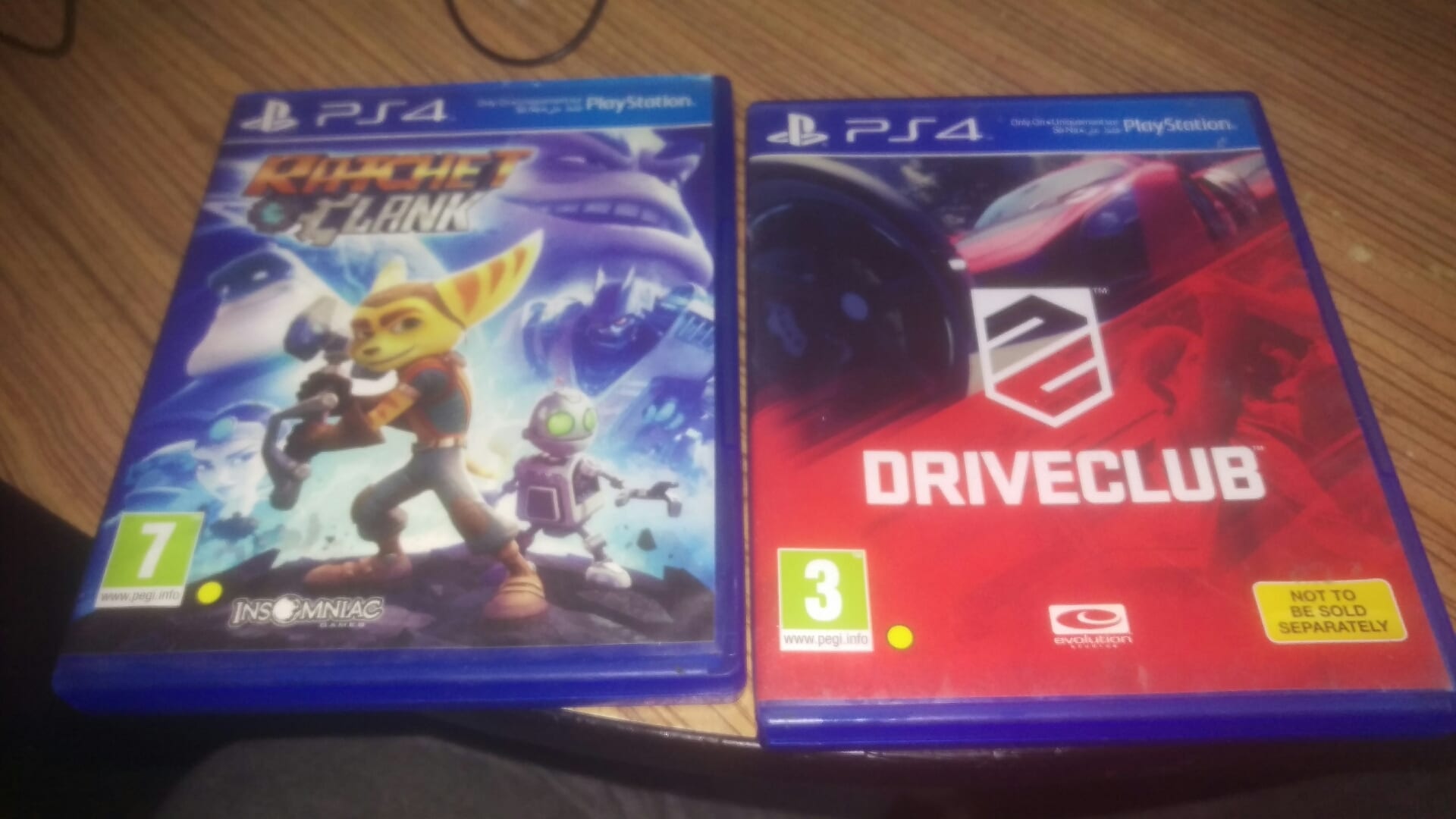 العاب PS4 لعبة drivelling و ratchet and clank
لا تنسَ أنك شاهدت هذا الإعلان في عنكبوت
لعبتين...