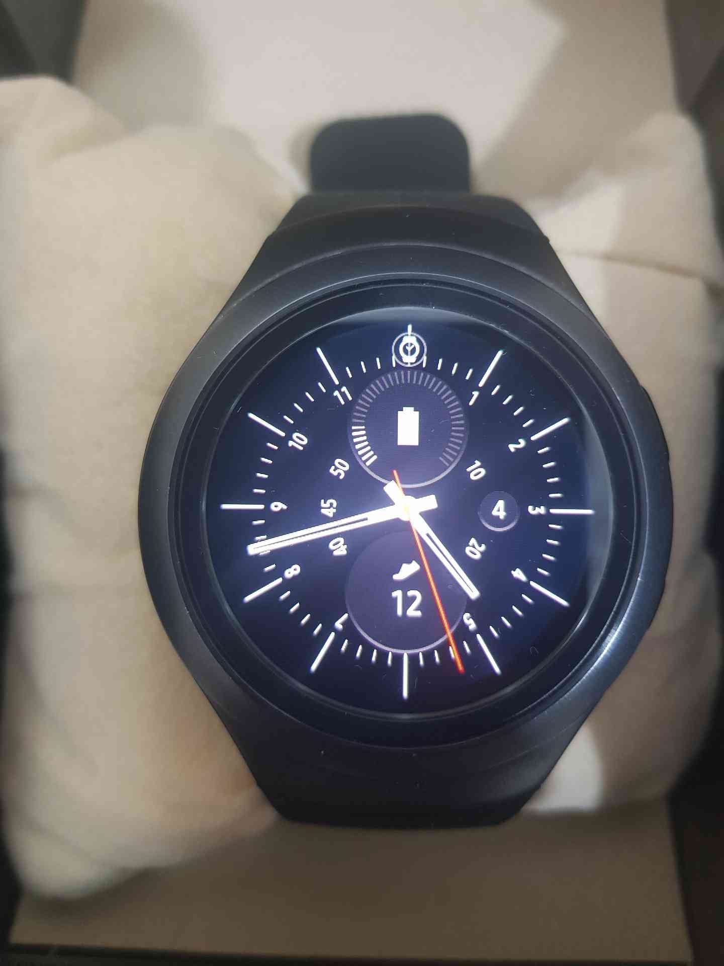 GEAR S2 SPORT WITH LOUD SPEAKERمع سماعه خارجية للتحدث مكالمات والتنبيهات
لا تنسَ أنك شاهدت هذا الإعلان في عنكبوت...