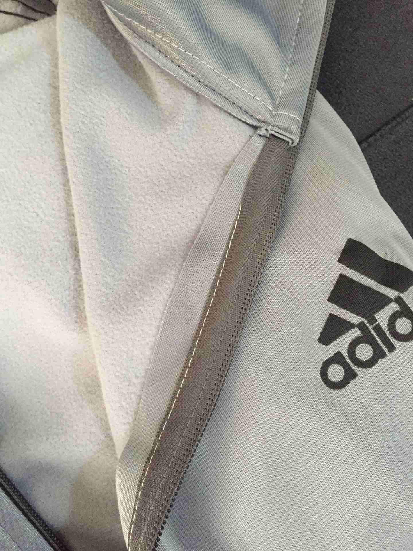شروة سويتشرات اديداس عدد 40 بسعر مناسب احجام وافيه وسريات
لا تنسَ أنك شاهدت هذا الإعلان في عنكبوت...