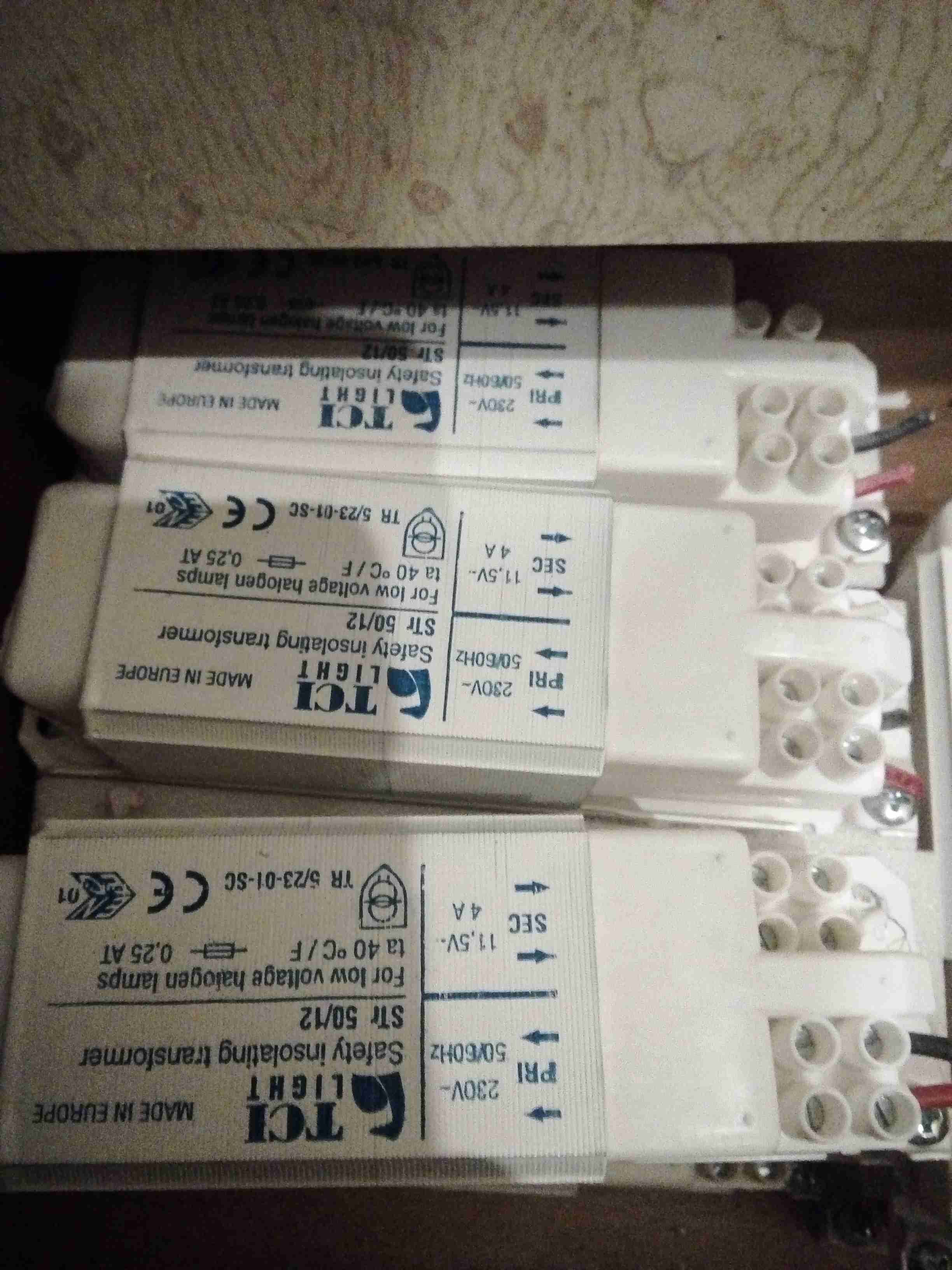 محول 12فولت عدد15
لا تنسَ أنك شاهدت هذا الإعلان في عنكبوت
شارع الجاردنز...
