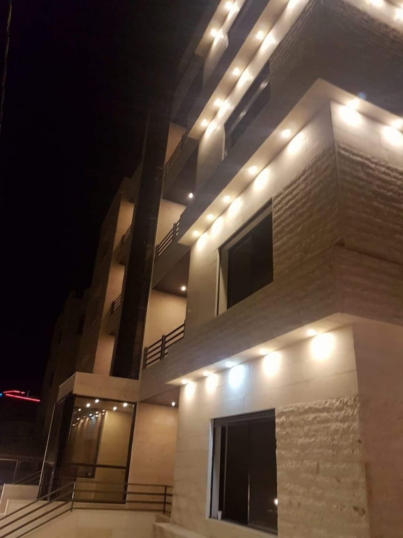 شقة شبه ارضية للبيع في ربوة عبدون من المالك مباشرة بسعر مغري
لا تنسَ أنك شاهدت هذا الإعلان في عنكبوت...