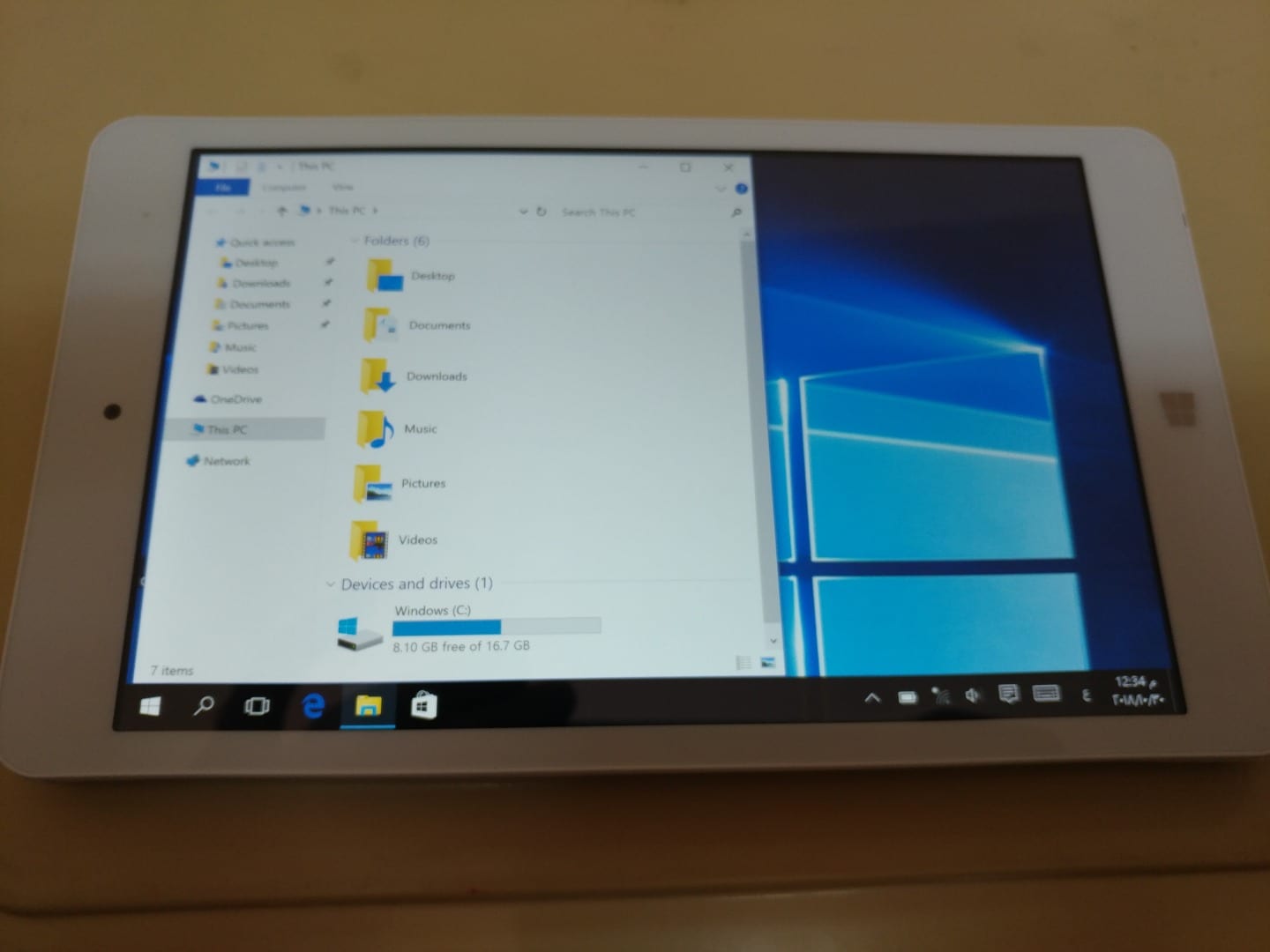 تابلت chuwi (نظام ويندوز 10 اندرويد 5, معالج رباعي النواة , رام 2Gb, شاشة 8" QHD , هاردسك 32Gb)
لا تنسَ أنك شاهدت هذا الإعلان في عنكبوت...
