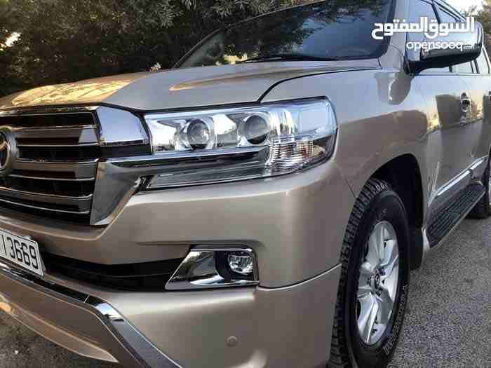 لاندكروزر V8 2008 محول 2017 فحص كامل
لا تنسَ أنك شاهدت هذا الإعلان في عنكبوت
تويوتا لاندكروزر
مود...