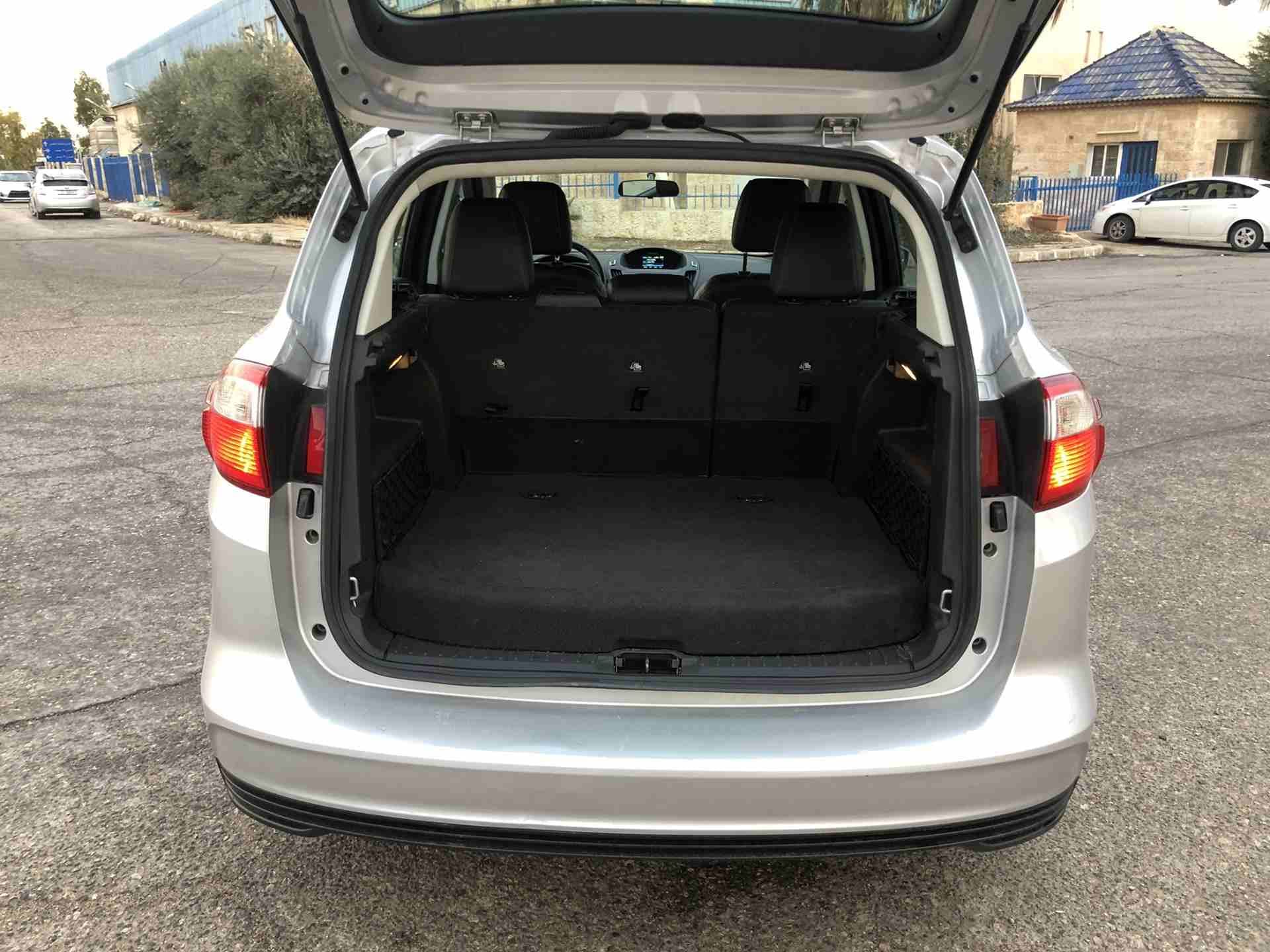 فور C-MAX2013للبيع
لا تنسَ أنك شاهدت هذا الإعلان في عنكبوت
فورد سي ماكس 2013للبيع بسعر مغري
لون...