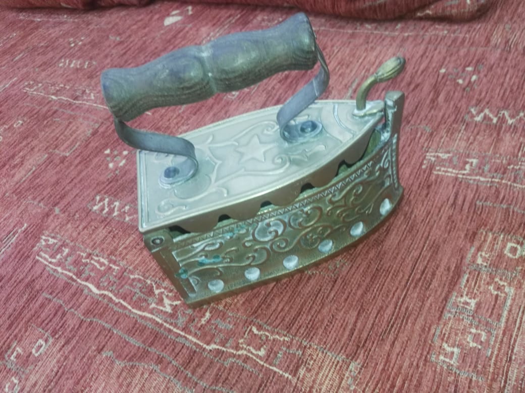 نحاسيات .. تحف .. انتيك .. اثاث .. الماني المصدر
لا تنسَ أنك شاهدت هذا الإعلان في عنكبوت
لاصح...