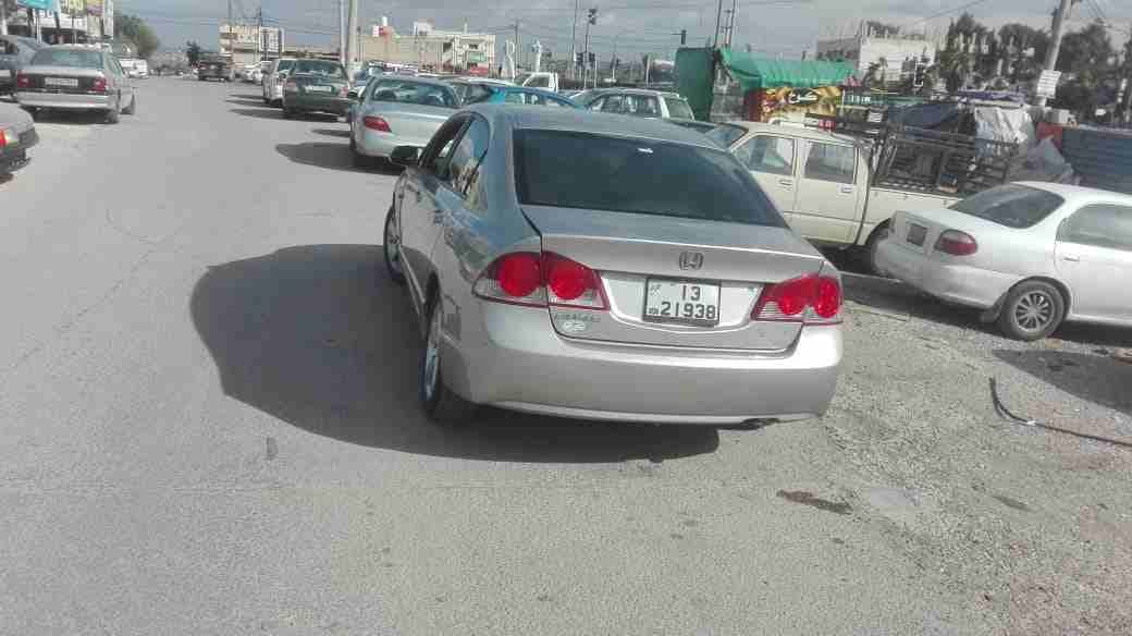هوندا سيفيك بنزين اصلي فل
لا تنسَ أنك شاهدت هذا الإعلان في عنكبوت
هوندا سيفيك 2006قصه الصاروخ .....