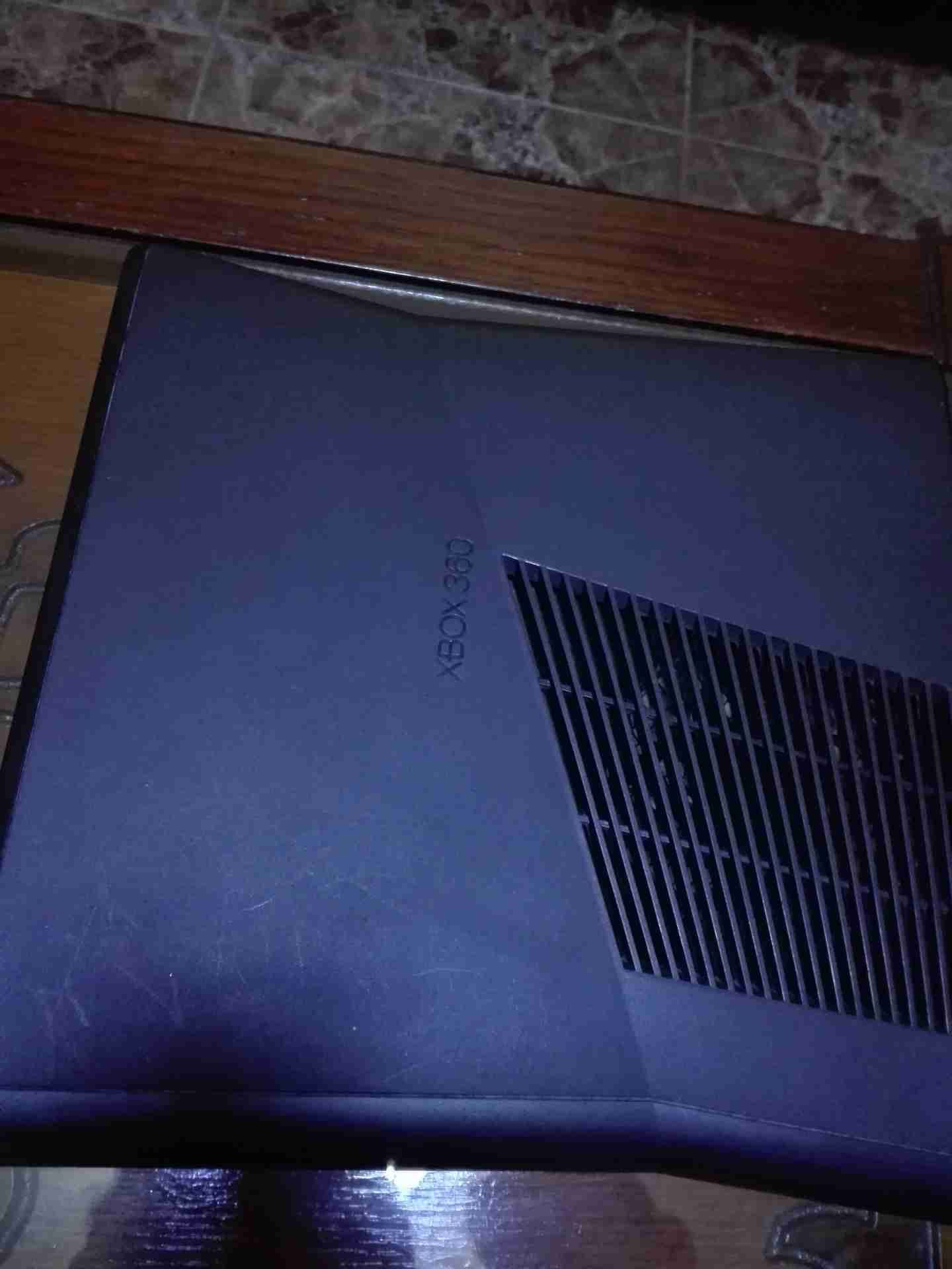 xbox 360 slim للبيع معدلة
لا تنسَ أنك شاهدت هذا الإعلان في عنكبوت
Xbox 360 slim معدلة عليها 4...