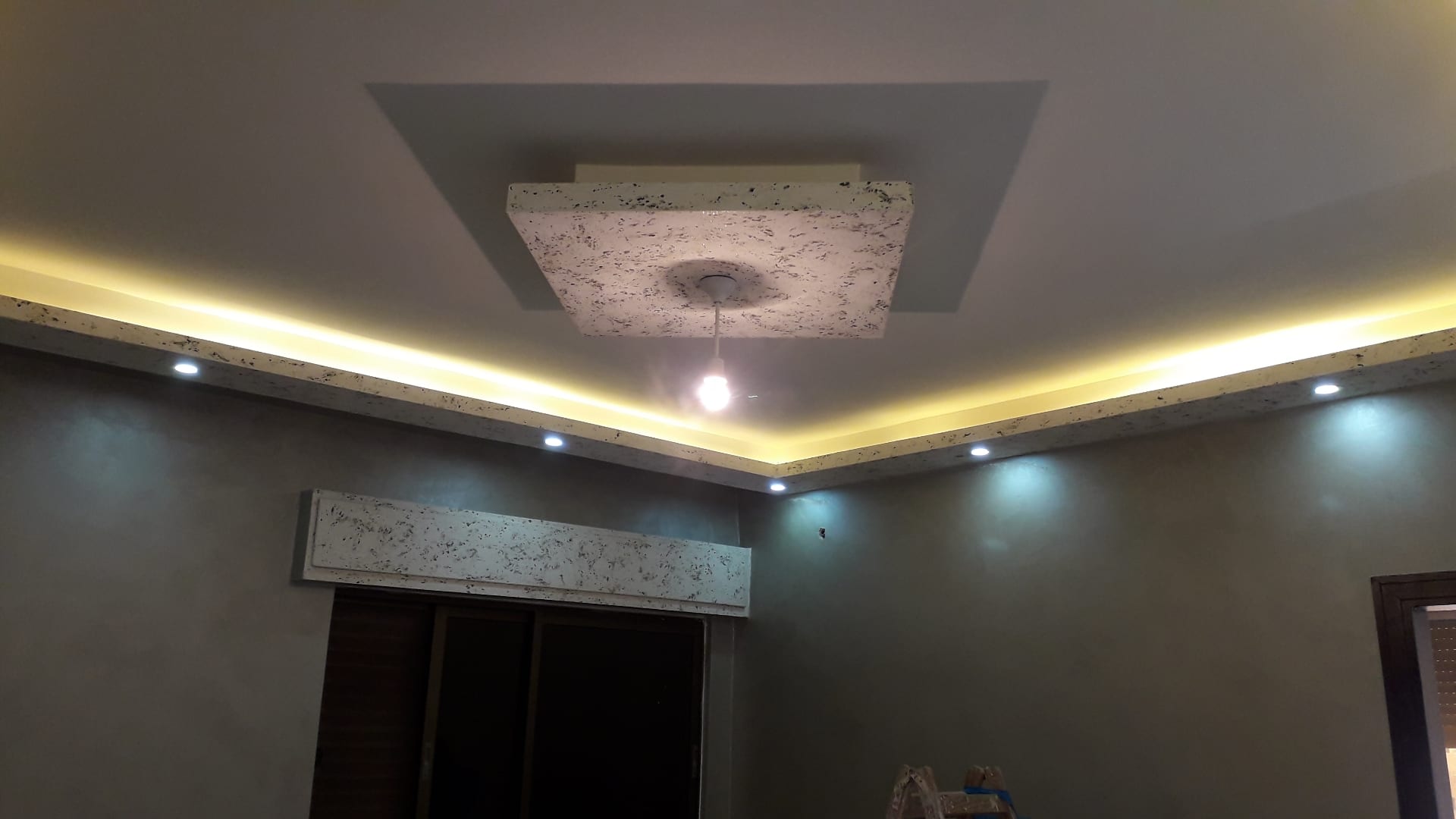 كهربائي منازل وصيانة الأعطال المفاجئة خدمة 24ساعه 0798917956
لا تنسَ أنك شاهدت هذا الإعلان في عنكبوت...