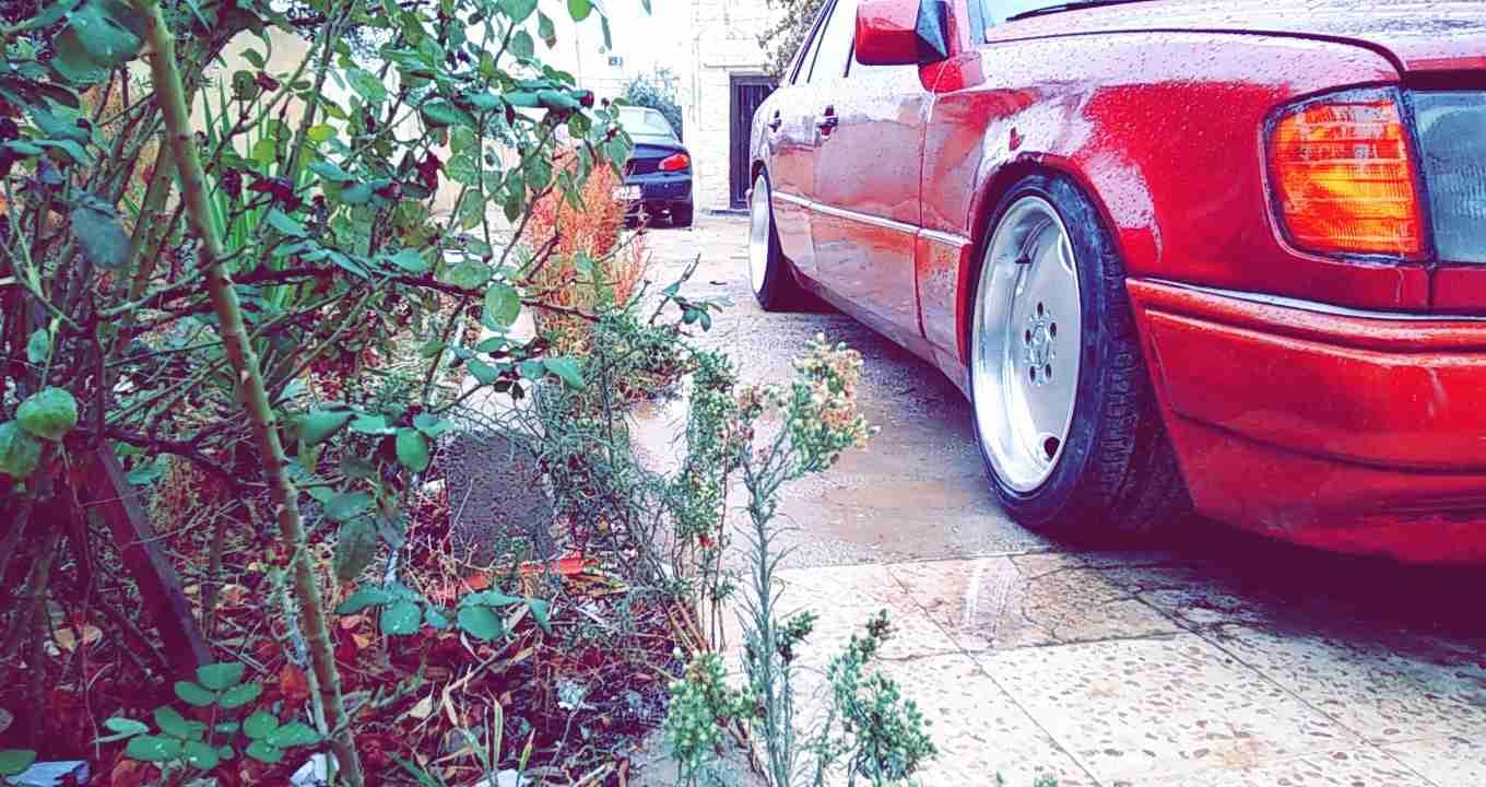 مرسيدس بطه 89 للبيع
لا تنسَ أنك شاهدت هذا الإعلان في عنكبوت
اول شي سيارة صلاة النبي مش ناقصها...