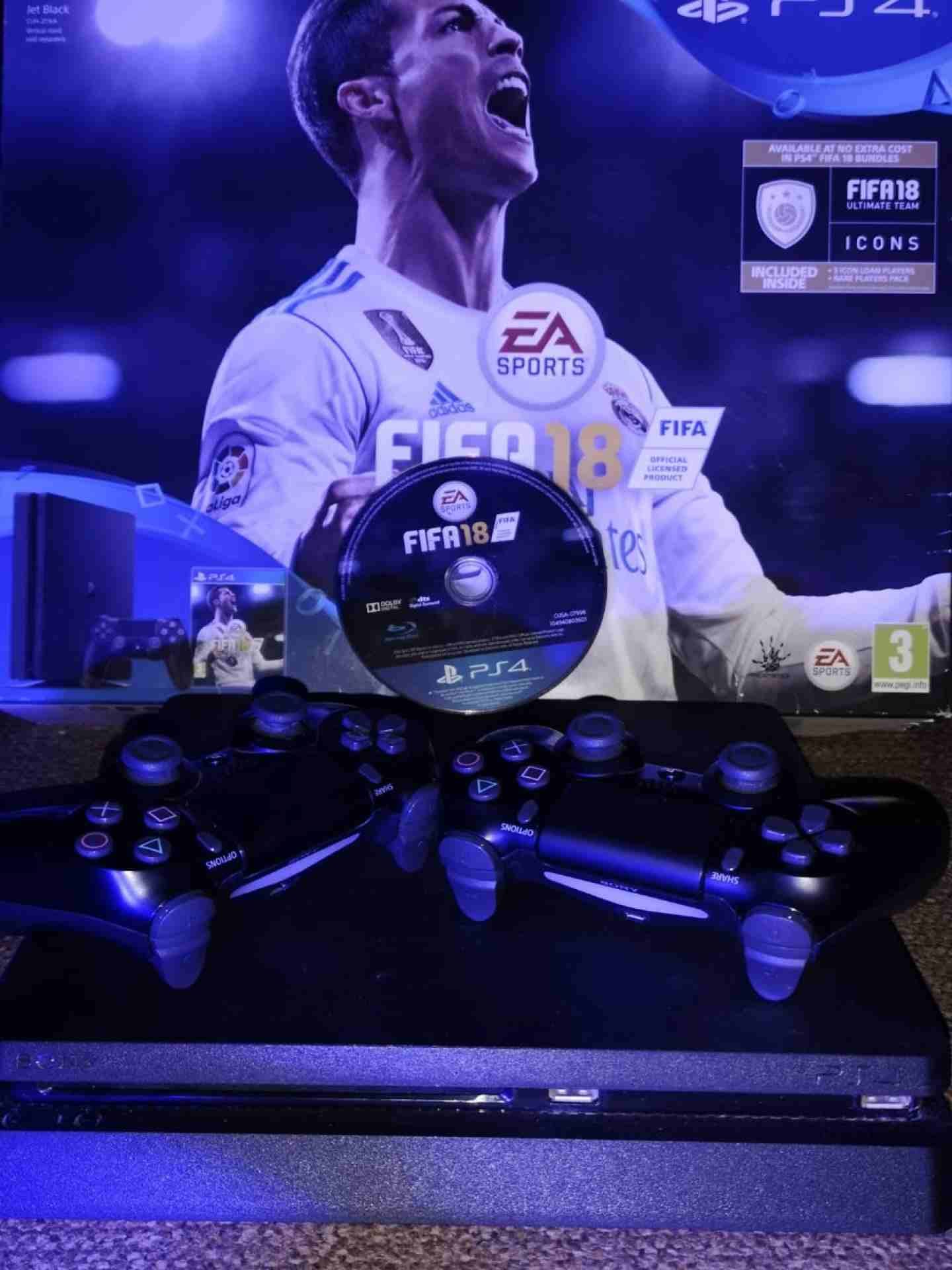 ps4 500giga slim
لا تنسَ أنك شاهدت هذا الإعلان في عنكبوت
- استخدام جدا نظيف (موضح بالصور)
- يدتين...