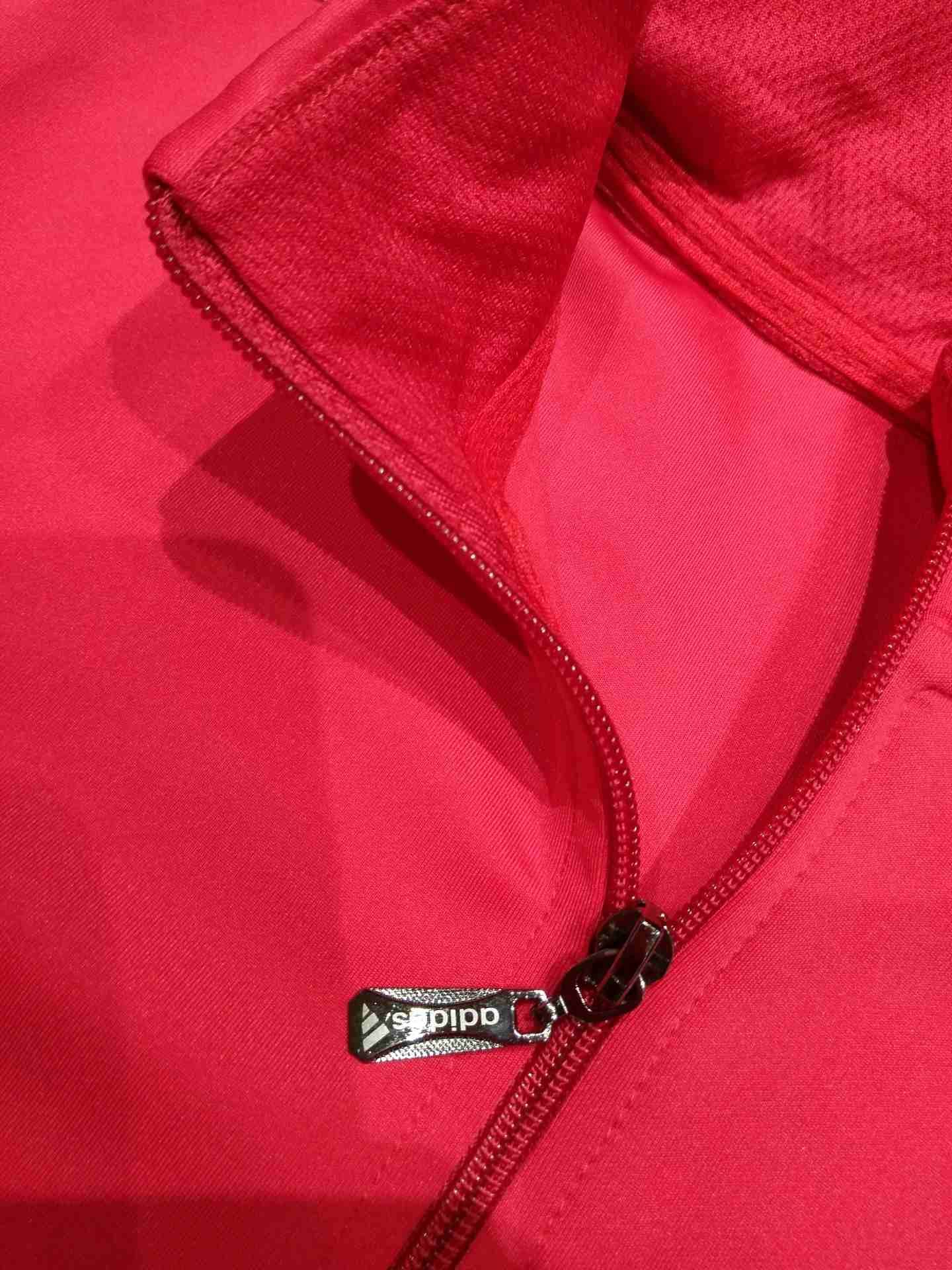 بدلات رياضية adidas
لا تنسَ أنك شاهدت هذا الإعلان في عنكبوت
جامات الاديداس كوبي ون نخب فوق الم...