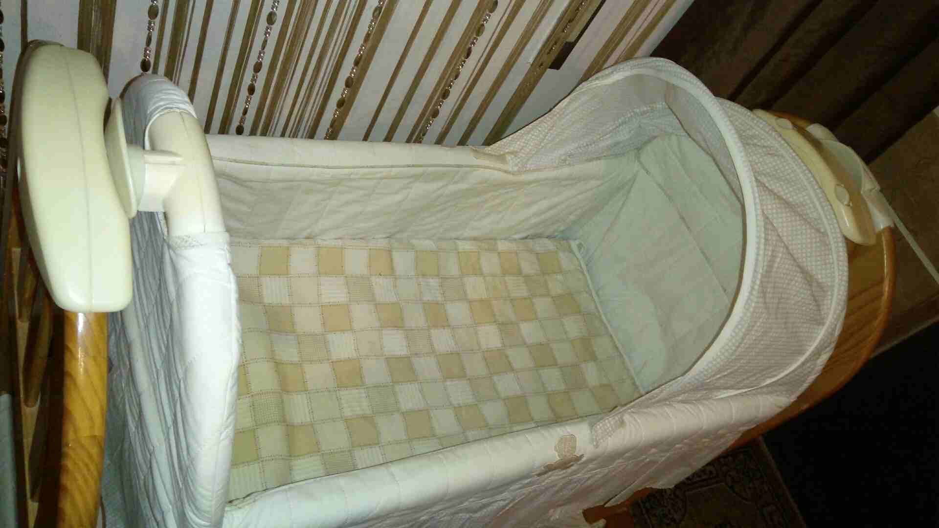 تخت اطفال
لا تنسَ أنك شاهدت هذا الإعلان في عنكبوت
تخت اطفال خشب هزاز بحاله ممتازه...