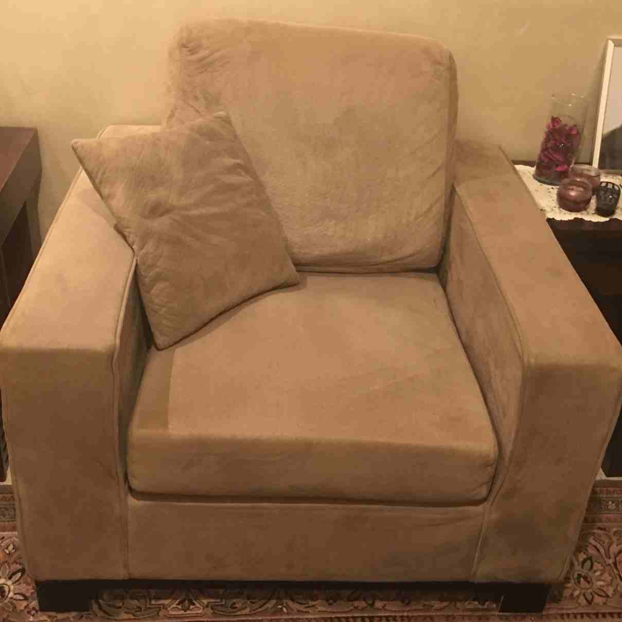 طقم كنب امريكي مقاعد 6 لون ترابي مع طاولة وسط و 2 طاولة جانبيه لون بني محروق
لا تنسَ أنك شاهدت هذا الإعلان في عنكبوت...