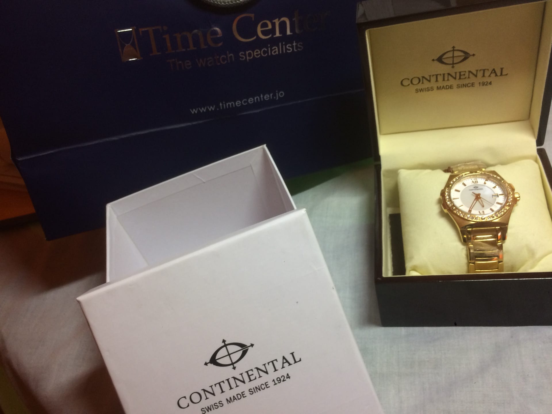 ساعه continental سويسريه جديده
لا تنسَ أنك شاهدت هذا الإعلان في عنكبوت
ساعه continental جديده...