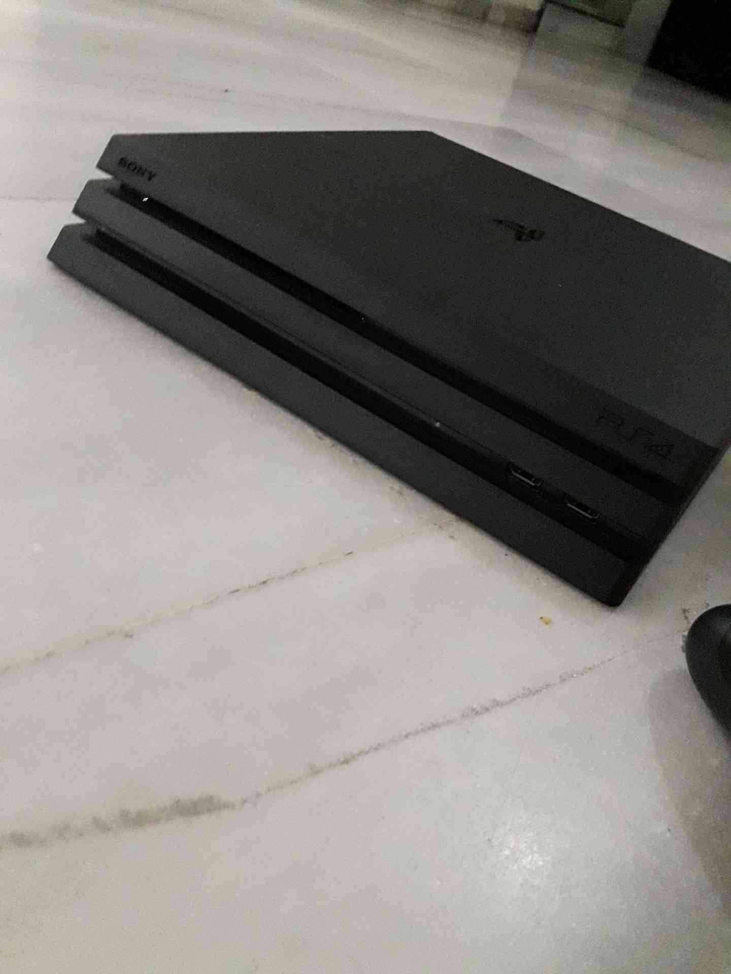 بلايستيشن 4 Pro
لا تنسَ أنك شاهدت هذا الإعلان في عنكبوت
بلايستيشن 4 Pro
1000 جيجا .
مع حقيبة...