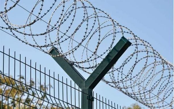 لتشيك الاراضي والمزارع وتشيك فوق الأسوار وتركيب شبك بقلاوه وتركيب حلزونيه وعمل سناسل وكندرين وعمل ملاعب
للاستفسار الاتصال 0799567707
