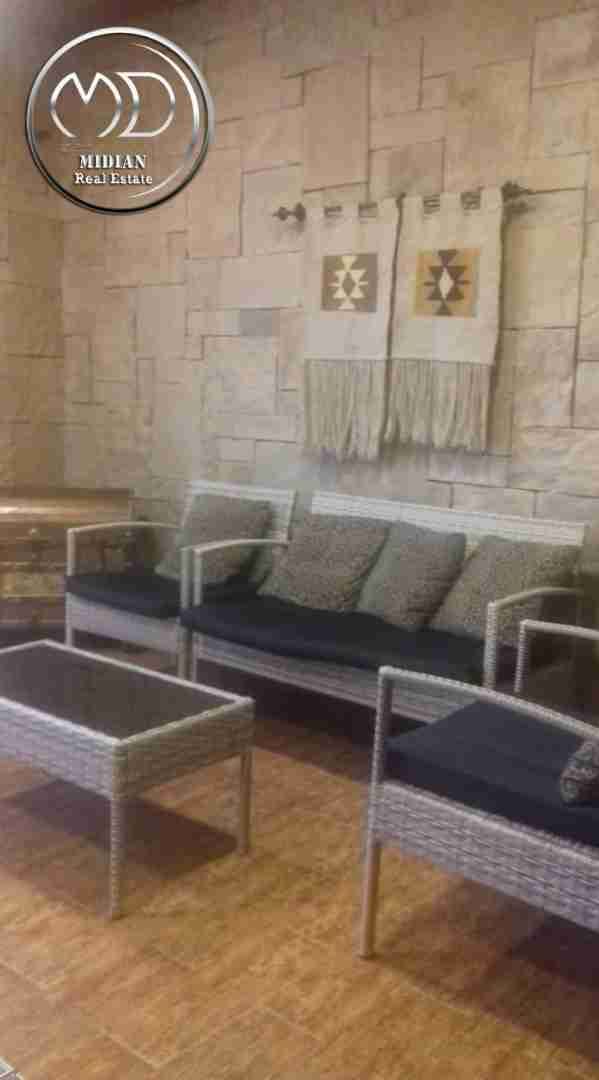 فيلا فارغه للبيع الامير راشد قرب دوار البريد مساحه 430م مع ترس وحديقه 300 م .
لا تنسَ أنك شاهدت هذا الإعلان في عنكبوت...