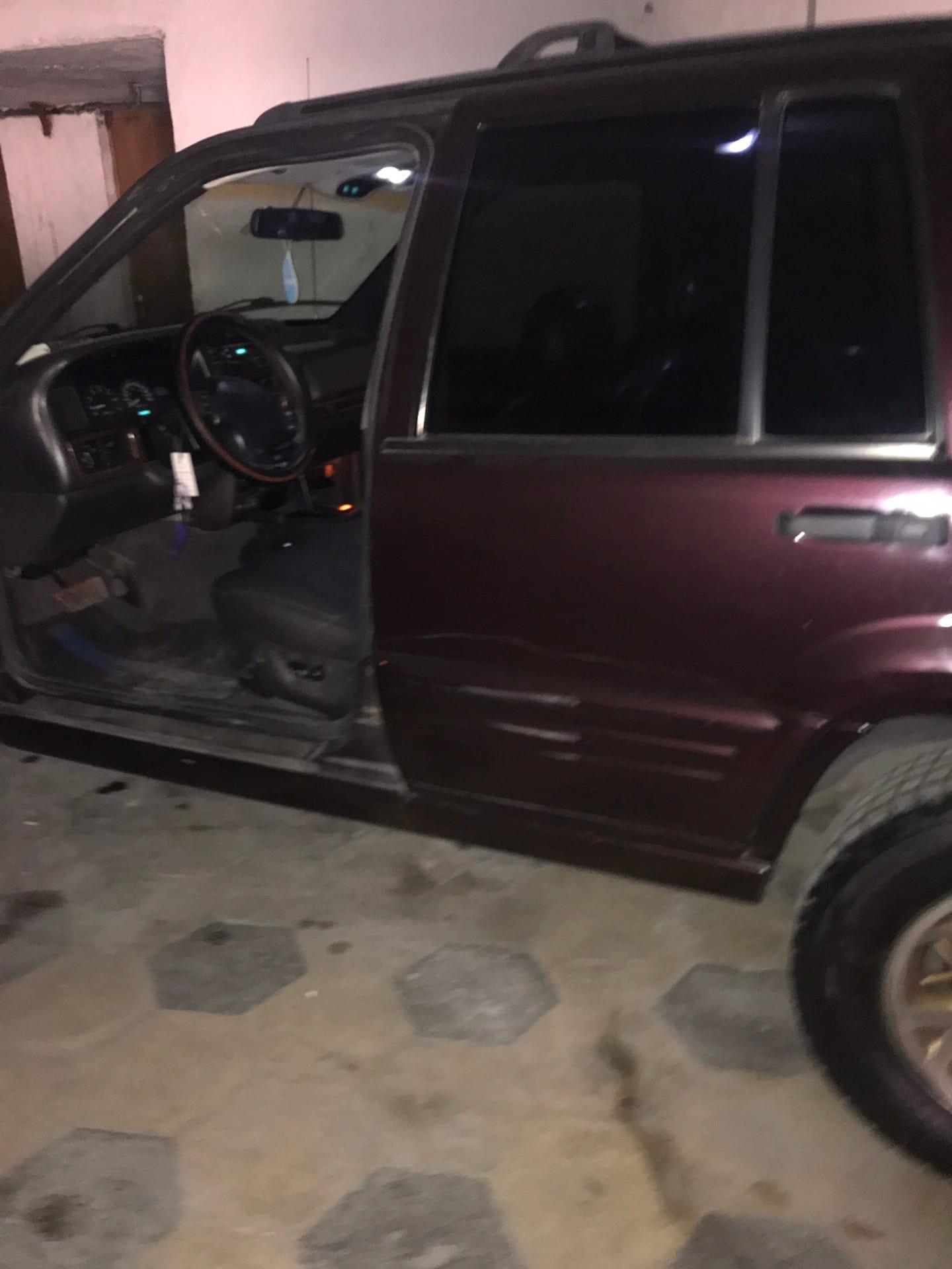 JEEP GRAND CHEROKEE 5.2L
لا تنسَ أنك شاهدت هذا الإعلان في عنكبوت
JEEP GRAND CHEROKEE
LIMTED...