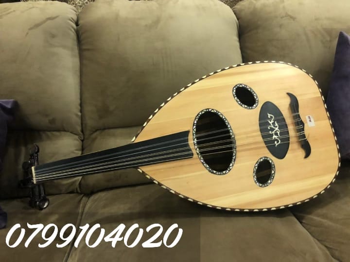 جوهره الفن جديد اصلي 100‎%‎ خشب الجوز مفاتيح ابنوس اوتار برمد الماني
لا تنسَ أنك شاهدت هذا الإعلان في عنكبوت...