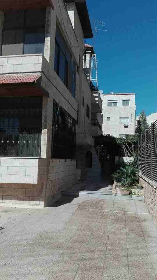 فيلا 380م بالصويفية للبيع
لا تنسَ أنك شاهدت هذا الإعلان في عنكبوت
الموقع كامل للبيع بمساحة 845 م...
