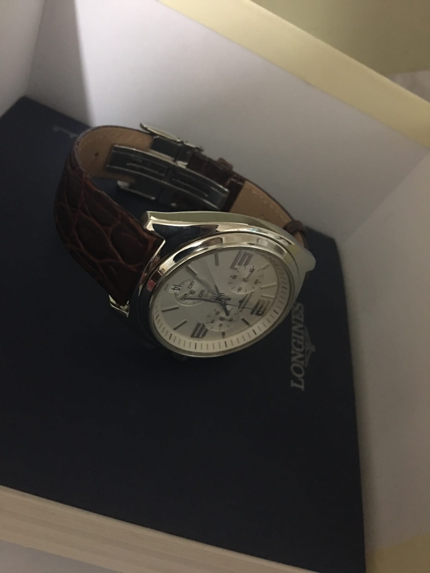 ساعة longines اصلية 100%
لا تنسَ أنك شاهدت هذا الإعلان في عنكبوت
ساعة لونجين سويسرية 100%
مو...