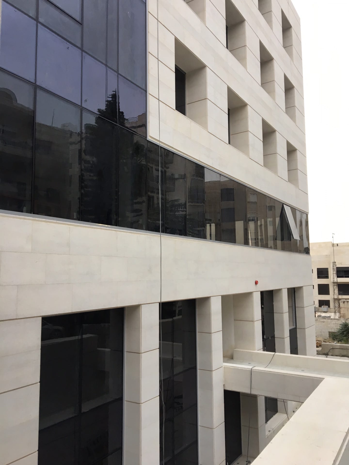 عيادات طبية و مساحات طبية و تجارية مميزة في شارع ابن خلدون بالقرب من مستشفى الخالدي
لا تنسَ أنك شاهدت هذا الإعلان في عنكبوت...