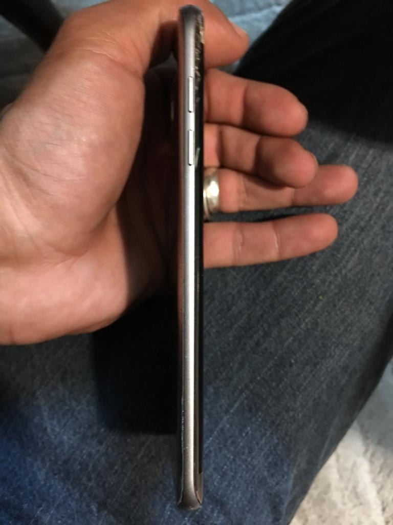 s7 edge للبدل
لا تنسَ أنك شاهدت هذا الإعلان في عنكبوت
في كسر بالقزازه الخارجيه للشاشه لكن الش...