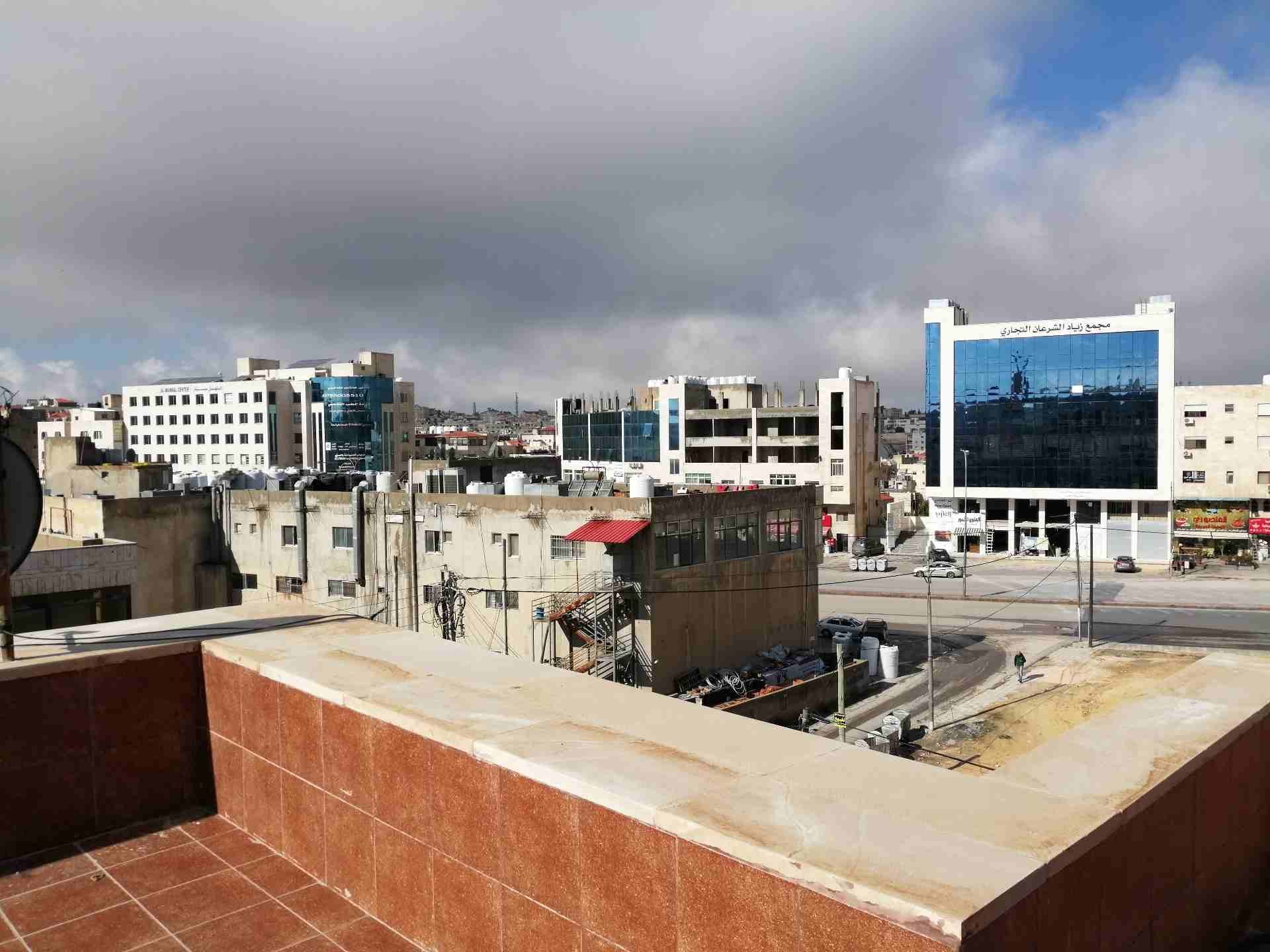 شقة كبيرة فارغة في الجبيهة للايجار 220 متر
لا تنسَ أنك شاهدت هذا الإعلان في عنكبوت
مساحة 220 متر...