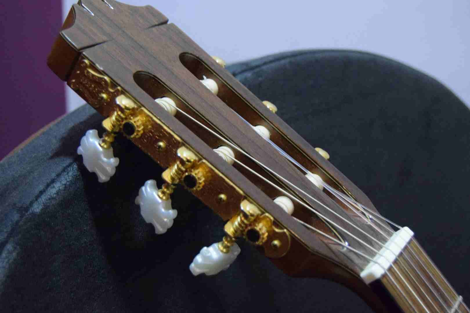 Guitar Acoustic -YAMAHA جيتار كلاسيك
لا تنسَ أنك شاهدت هذا الإعلان في عنكبوت
الموديل: CGX171SCF...
