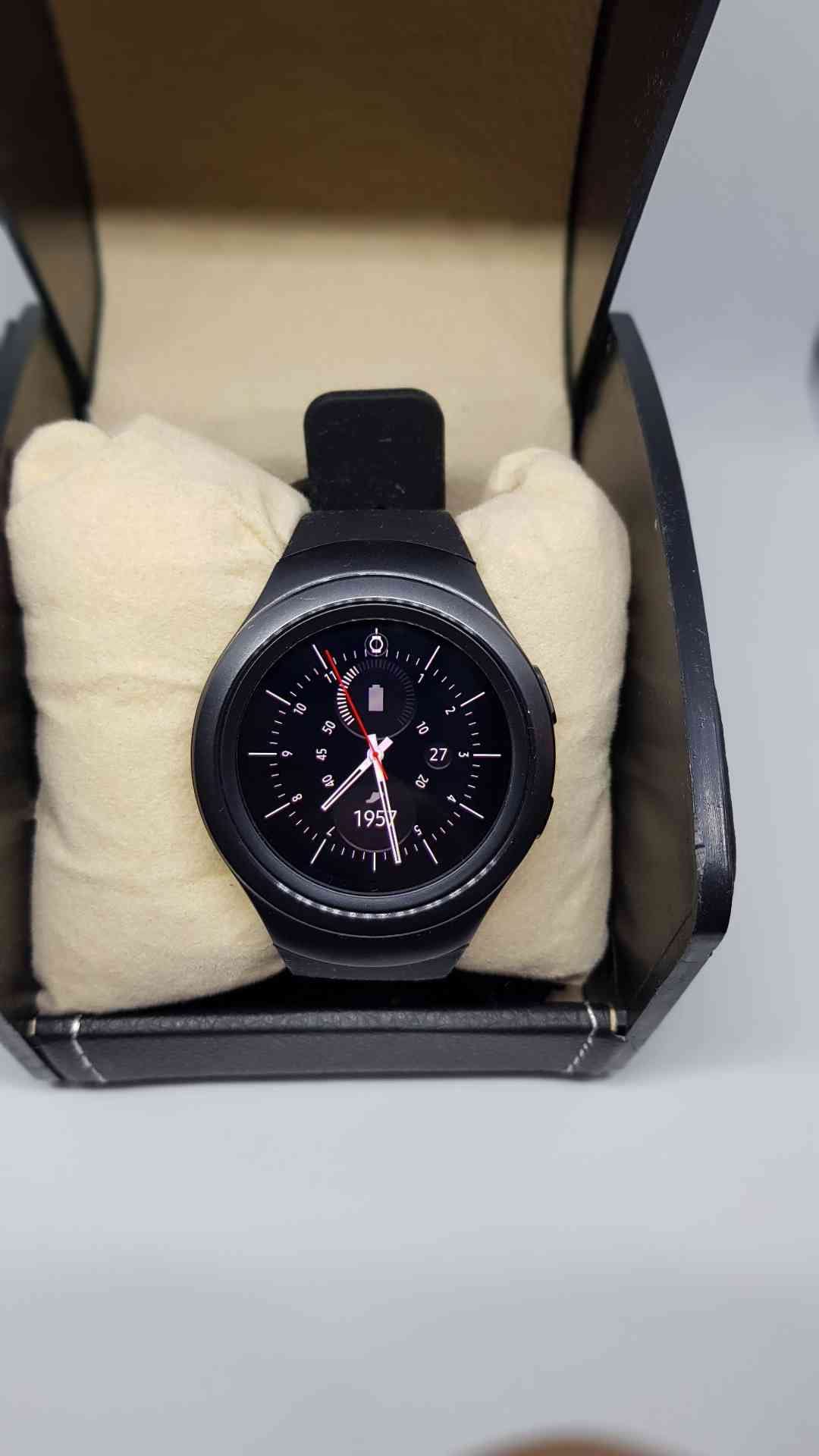 GEAR S2 SPORT WITH LOUD SPEAKERمع سماعه خارجية للتحدث مكالمات والتنبيهات
لا تنسَ أنك شاهدت هذا الإعلان في عنكبوت...