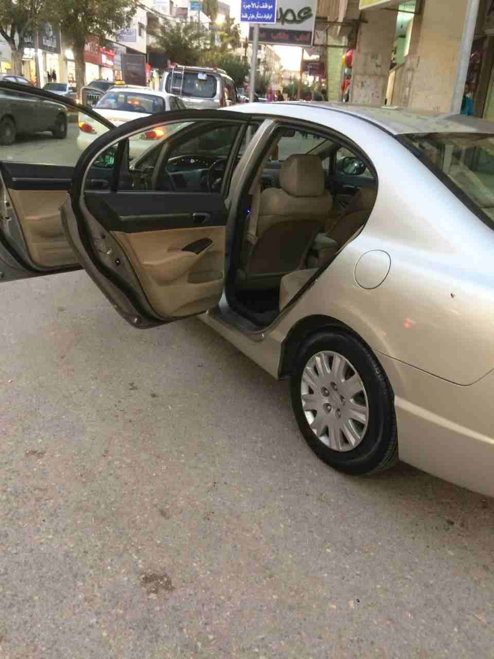 هوندا سيفيك 2006
لا تنسَ أنك شاهدت هذا الإعلان في عنكبوت
هوندا سيفيك 2006
قير اوتاماتيك
لون شمبا...