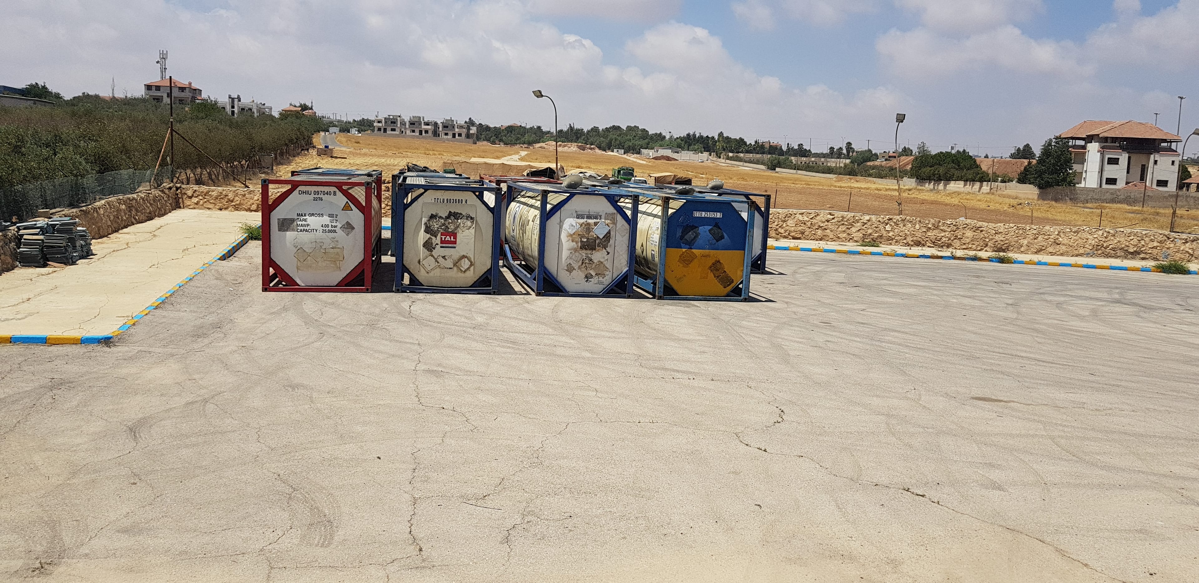 حاويات مستعمله للبيع ( كونتينر )
لا تنسَ أنك شاهدت هذا الإعلان في عنكبوت
حاويات 20 قدم و 40 ق...
