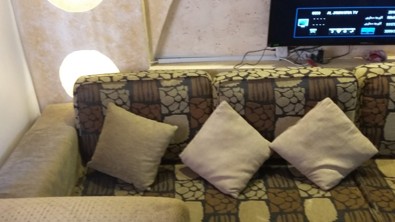 طقم كنب سبع مقاعد وكونر سبع مقاعد
لا تنسَ أنك شاهدت هذا الإعلان في عنكبوت
نضيف مستعمل شي بسيط...