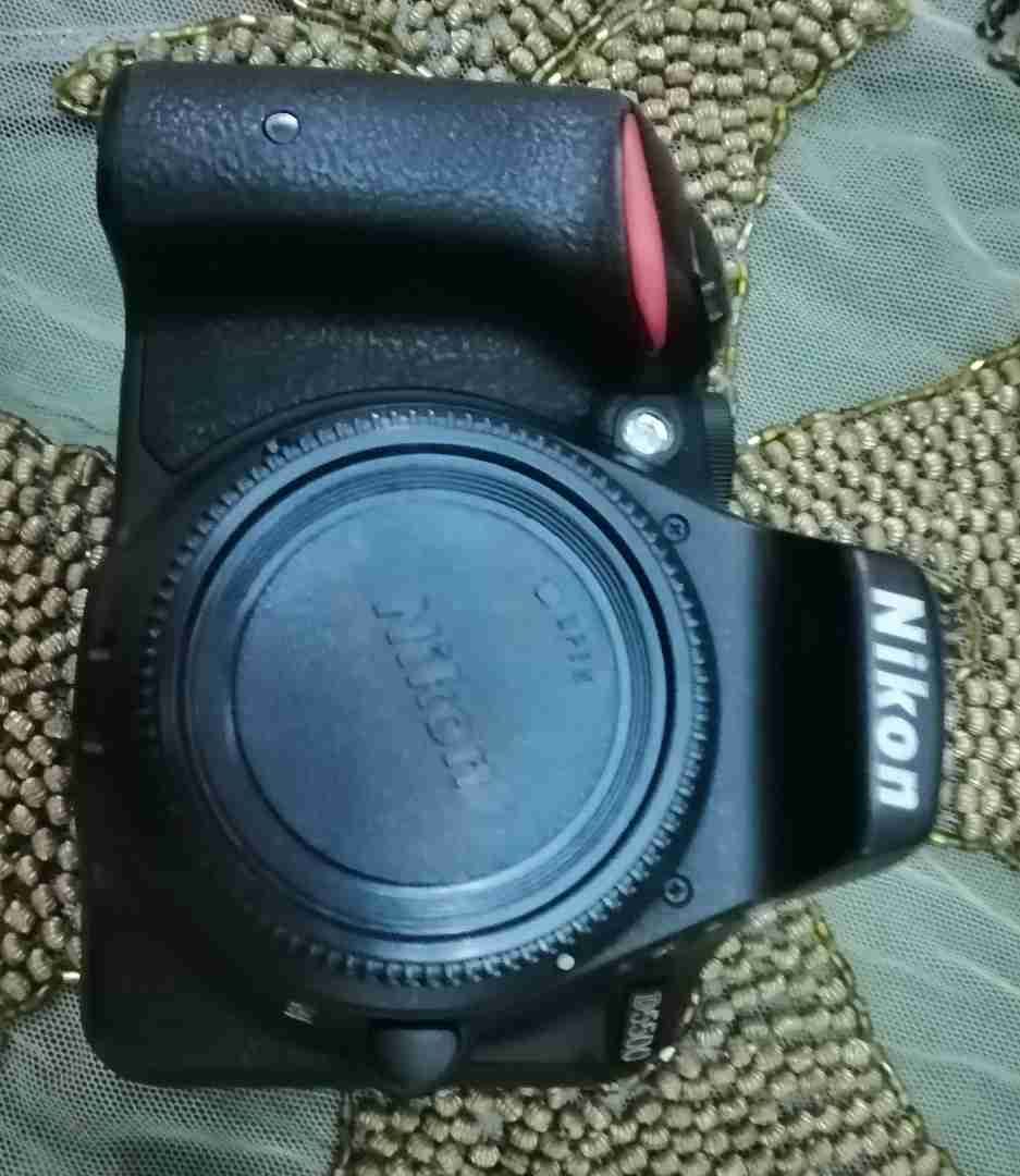 NIKON D5500 YOUNG 50MM 1.8 AF NEW
لا تنسَ أنك شاهدت هذا الإعلان في عنكبوت
الكاميرا و العدسة...