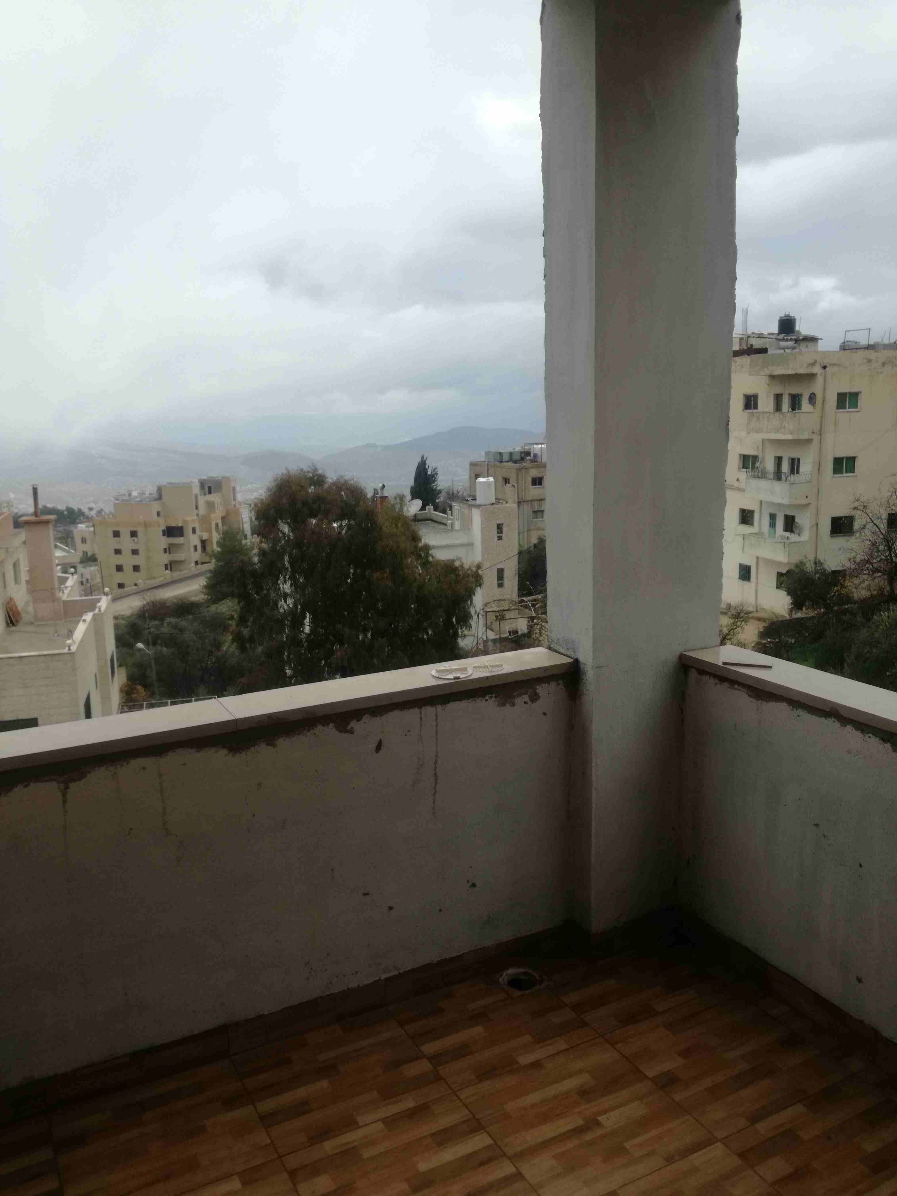 2 نوم وصالة ومطبخ و2 حمام وبرندة مطلة وكراج سيارة. صويلح حي الارسال
لا تنسَ أنك شاهدت هذا الإعلان في عنكبوت...